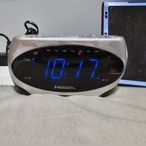 Emerson Research Smart Set Electric Clock AM/FM Radio Dual Alarm CKS1862 WORKS!!